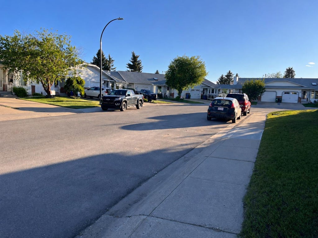 Photo of 20 Cosgrove Close, Red Deer, AB T4P 3N5 (MLS # A2318918)