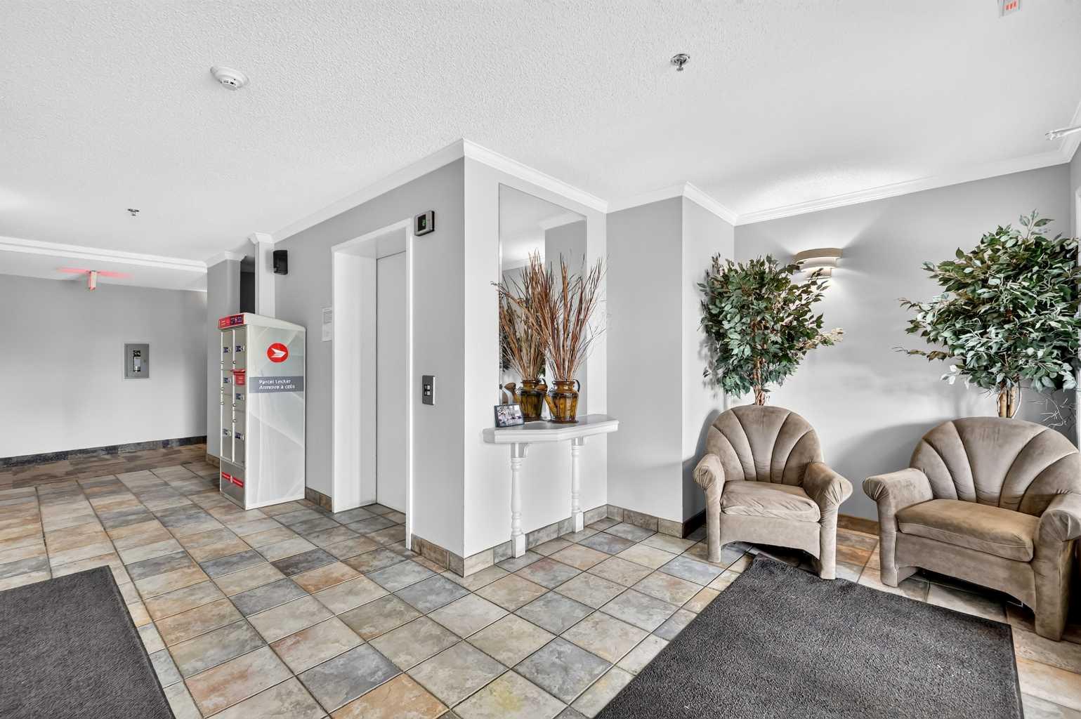 7 Harvest Gold Manor NE 212