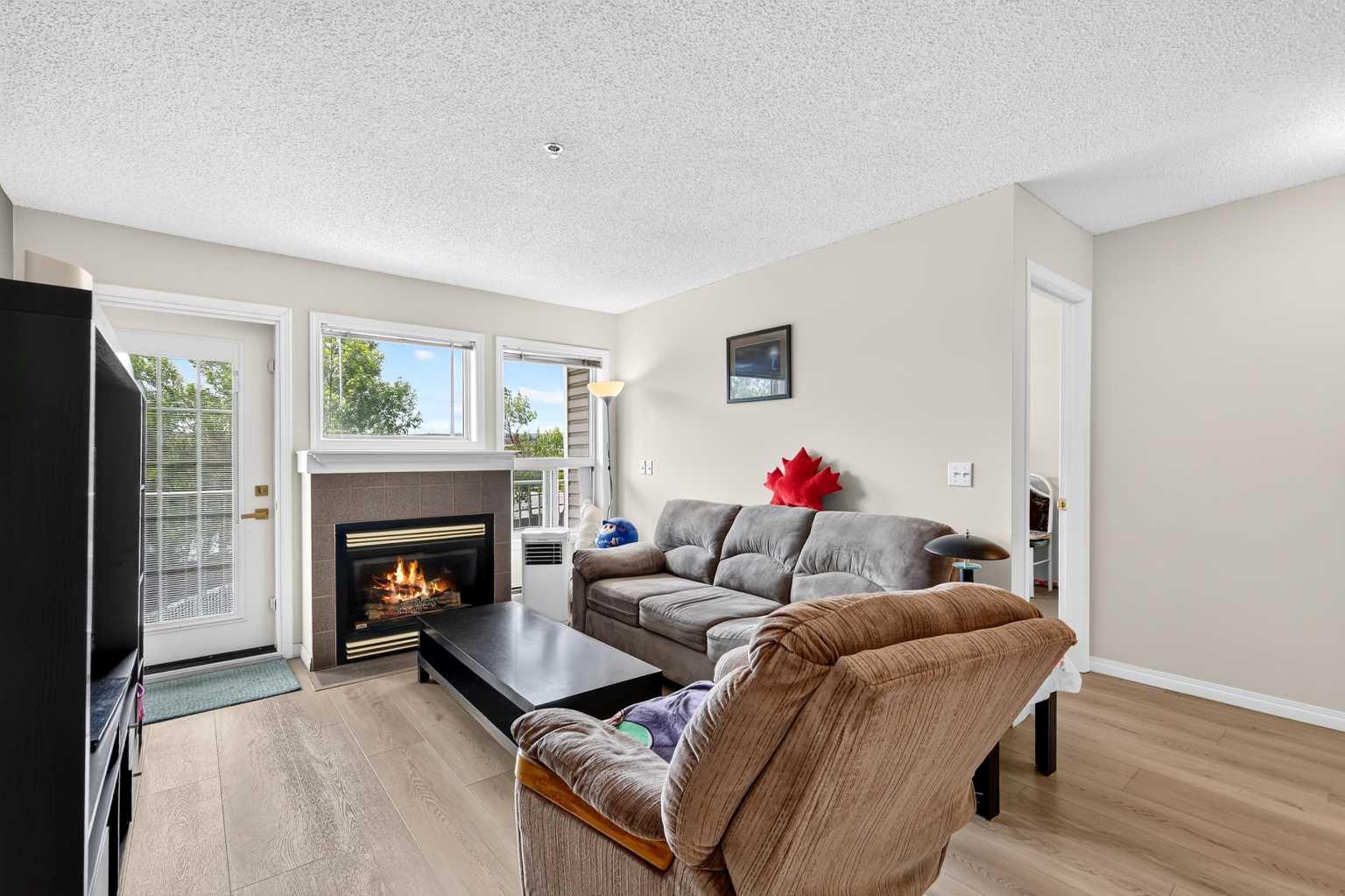 7 Harvest Gold Manor NE 212