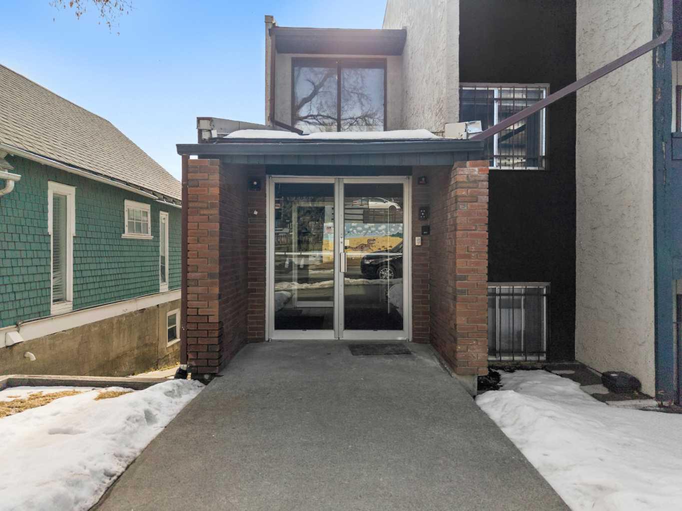 1633 26 Avenue SW 201