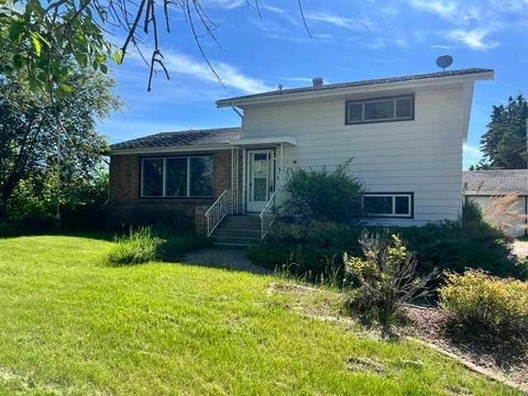 Photo of 5021 47 Street, Daysland, AB T0B 1N0 (MLS # A2343546)