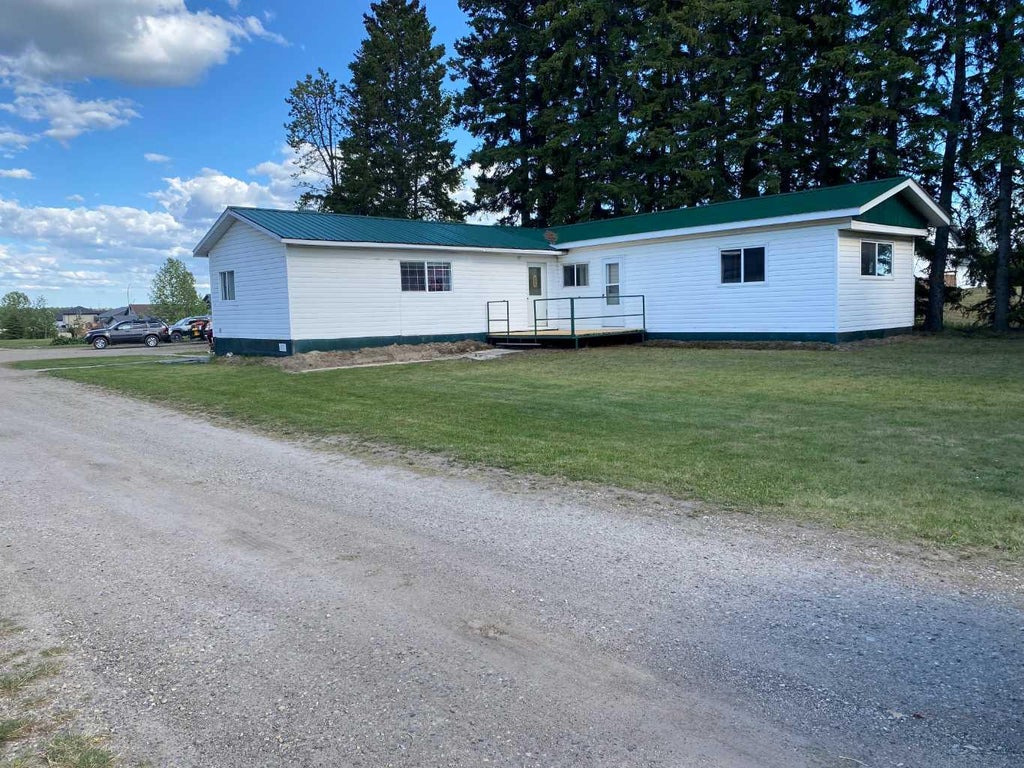 Photo of 4411 62 Street, Rocky Mountain House, AB T4T 1B1 (MLS # A2336649)