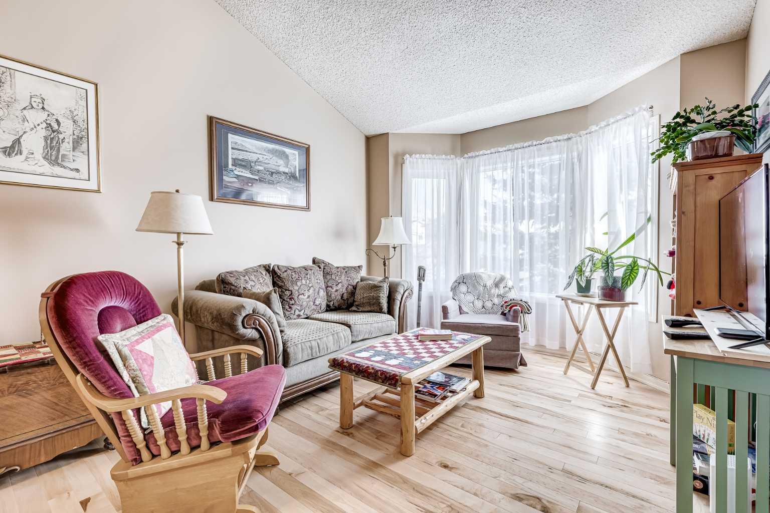 79 Macewan Meadow Way NW