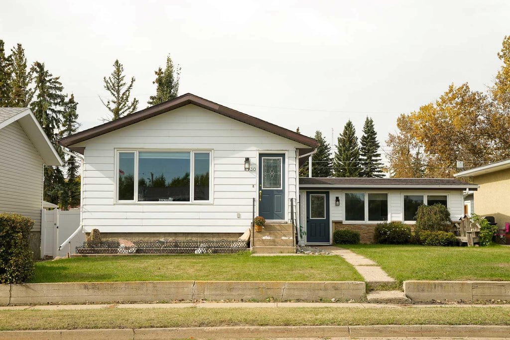 Photo of 4930 47 Street, Killam, AB T0B 2L0 (MLS # A2349238)