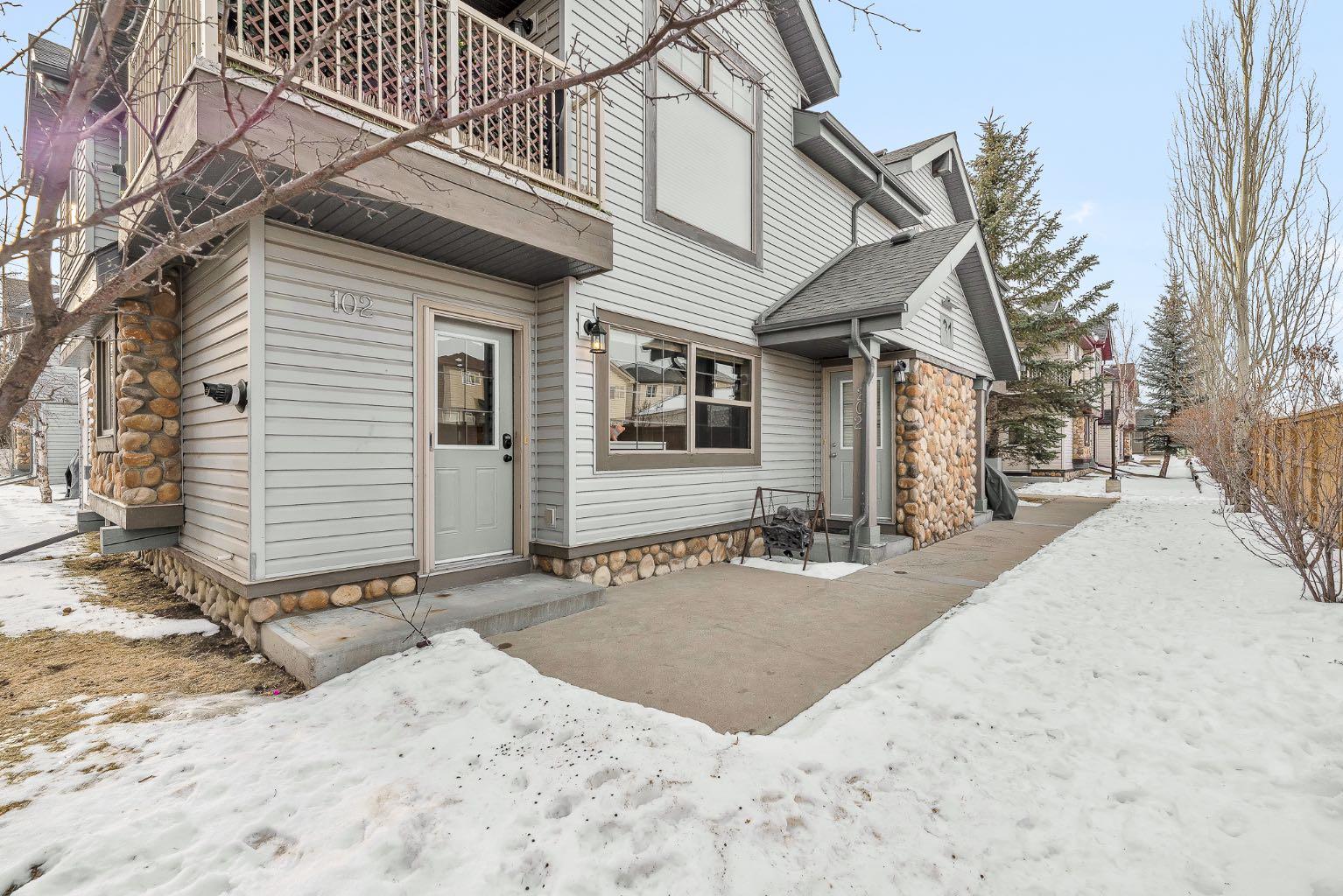 31 Everridge Square SW 102