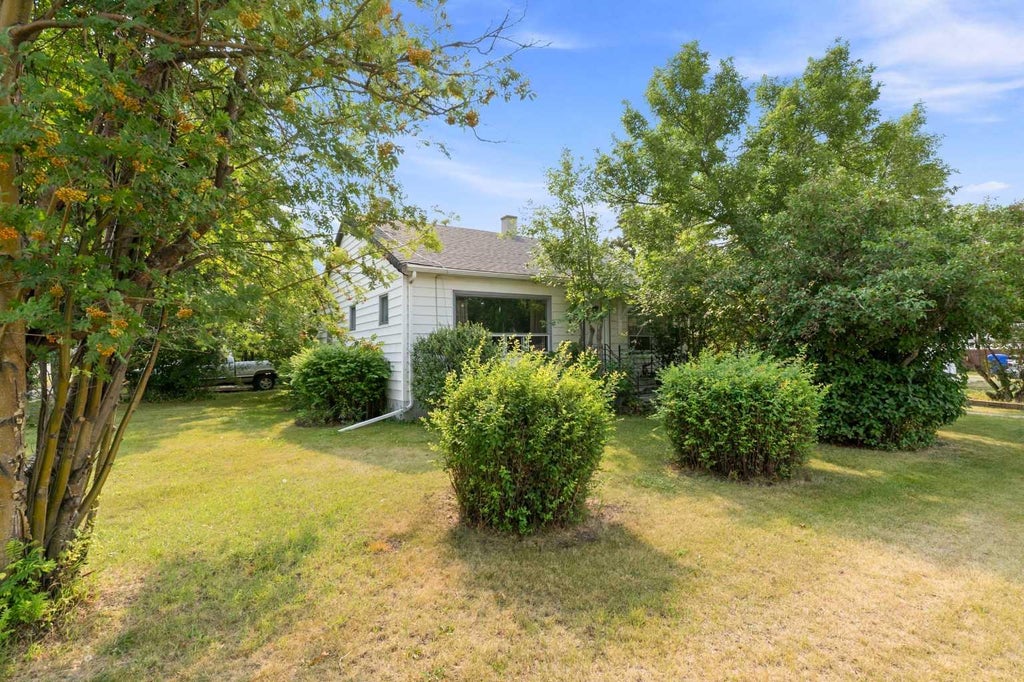 Photo of 4737 48 Street, Olds, AB T4H 1E2 (MLS # A2336461)