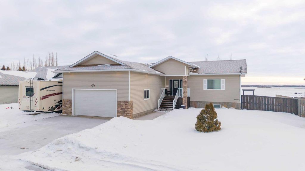 Photo of 605 2 Street E, Maidstone, SK S0M 1M0 (MLS # A2288379)