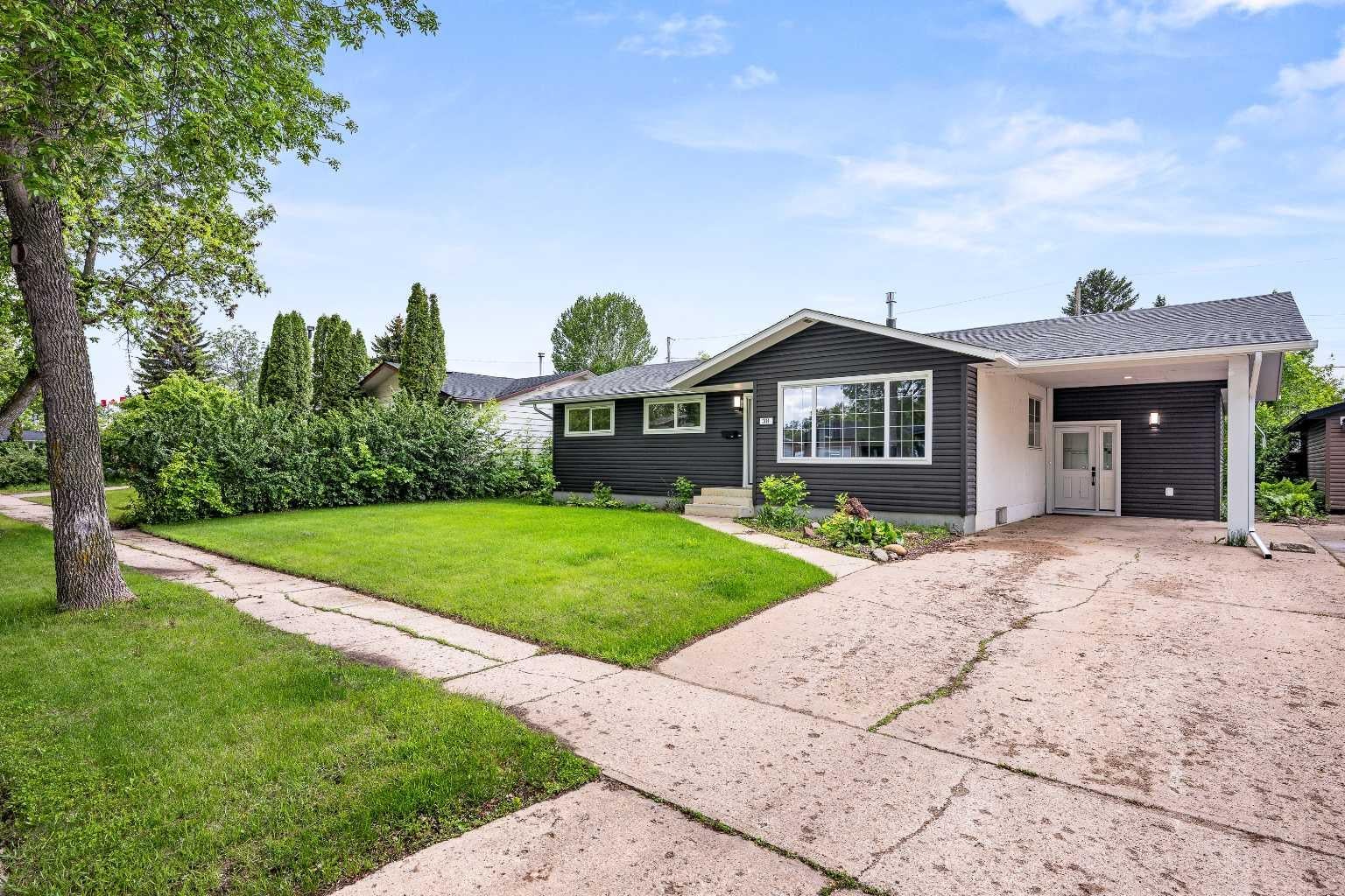 38 Alberta Crescent