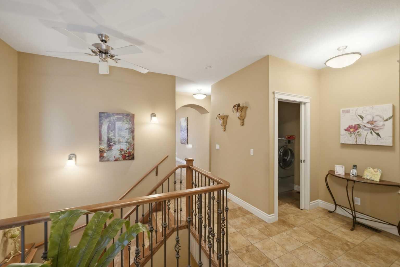 144 Reunion Close NW