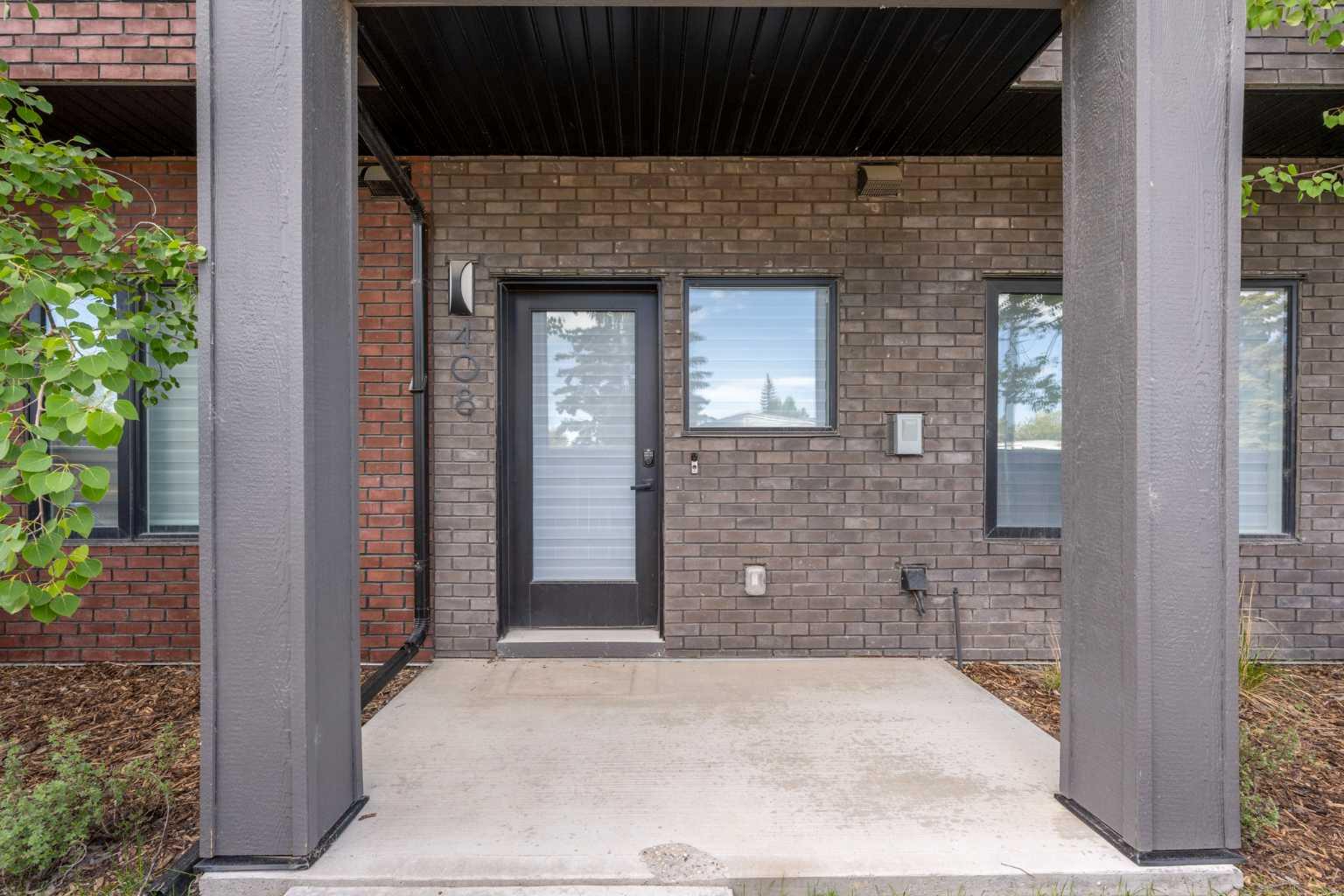 408 Greenbriar Common NW