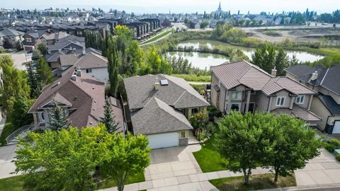 49 Royal Highland Road NW Calgary AB T3G 4Y5