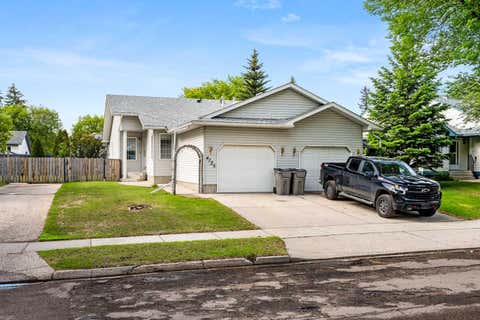 Photo of 4725 47 Street, Lloydminster, SK S9V 0K1 (MLS # A2320702)