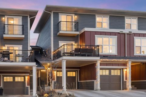 428 Nolan Hill Drive NW 405 Calgary AB T3R 0V4