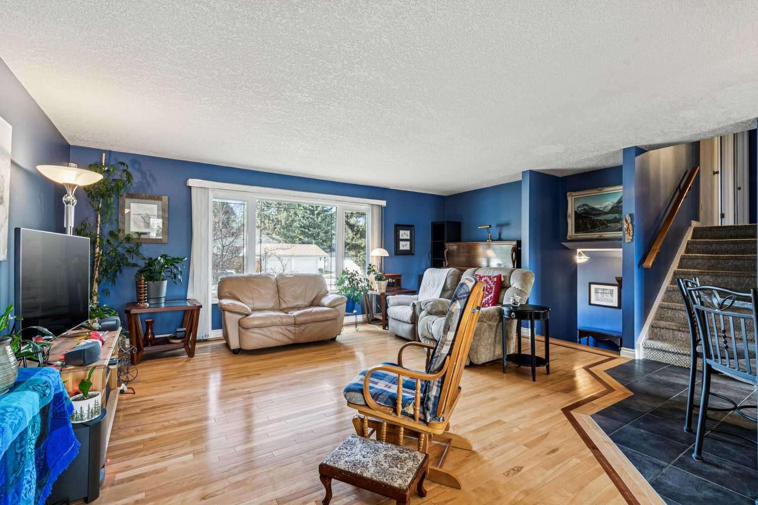 443 Brookmere Crescent SW