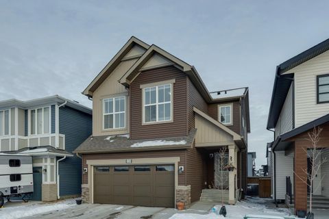 1124 Chinook Gate Bay SW Airdrie AB T4B 5J2