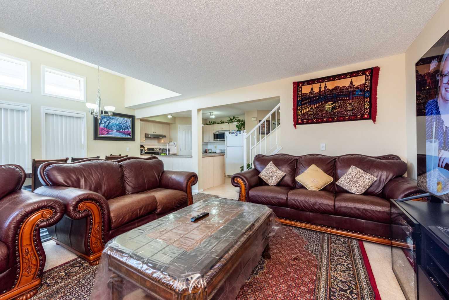 84 Tarington Way NE
