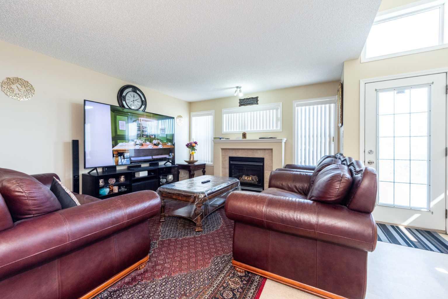 84 Tarington Way NE