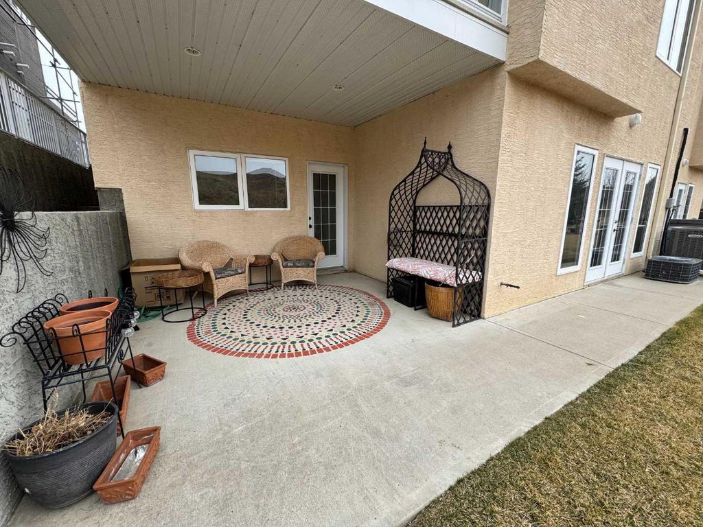 Photo of 373 Canyon Boulevard W #2, Lethbridge, AB T1K 6V2 (MLS # A2296448)