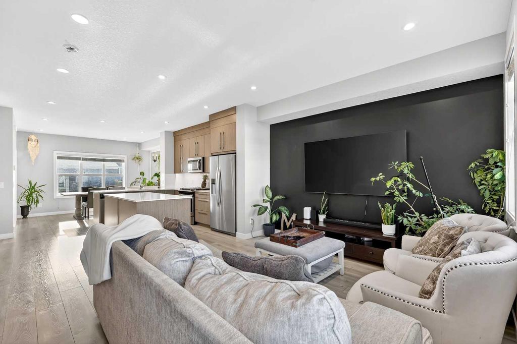 Photo of 472 WEST LAKEVIEW Drive, Chestermere, AB T1X 2A4 (MLS # A2293120)