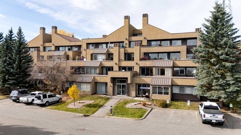 Photo of 125 Village Heights SW #3, Calgary, AB T3H 2L2 (MLS # A2351276)