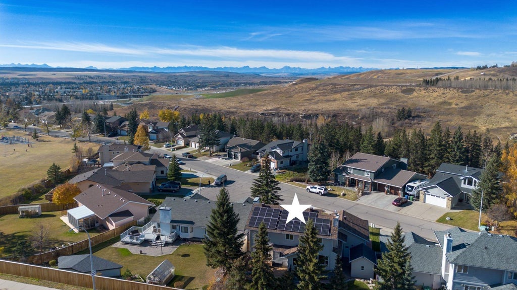 Photo of 249 Chinook Drive, Cochrane, AB T4C 1E4 (MLS # A2351199)