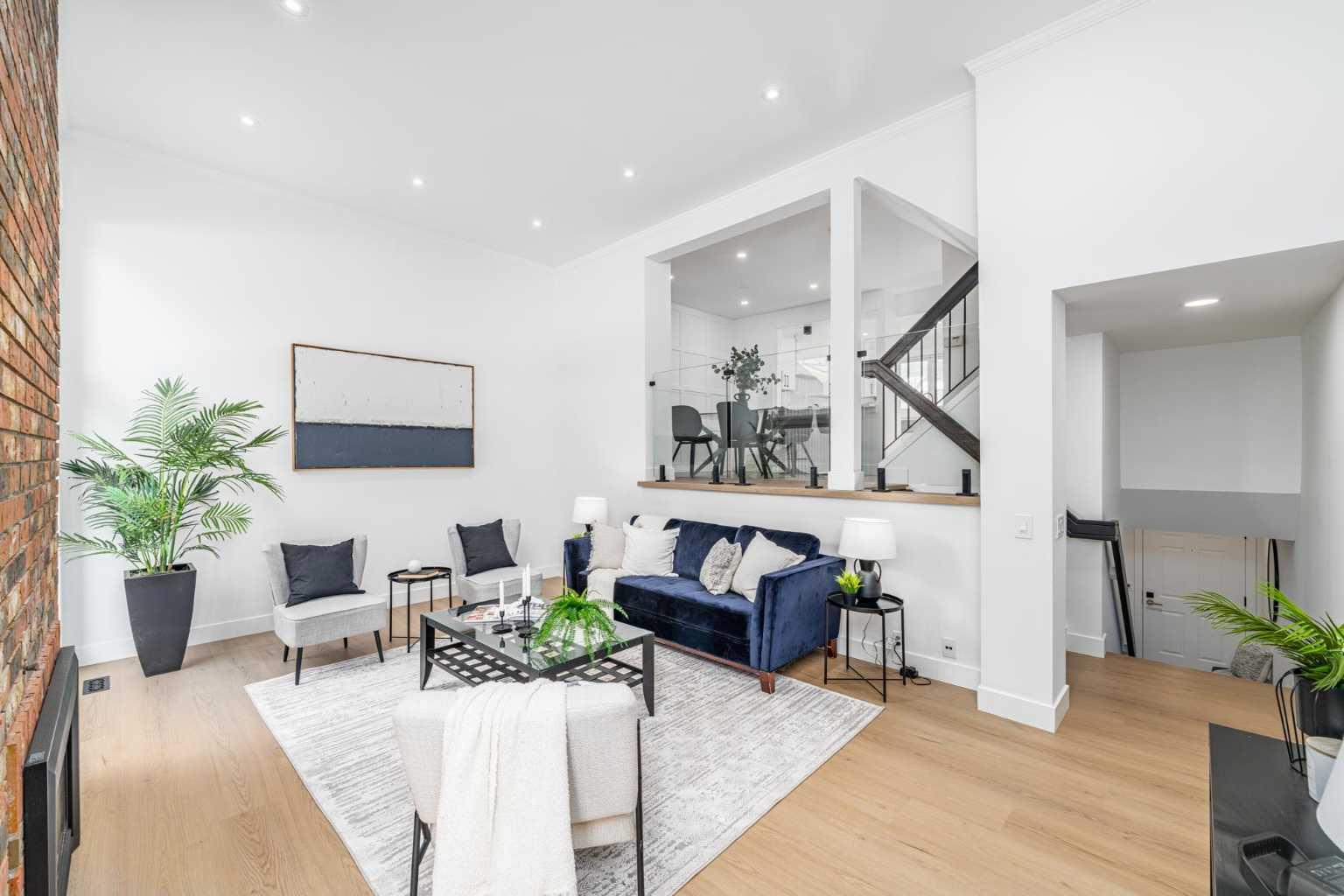 357 Point Mckay Gardens NW