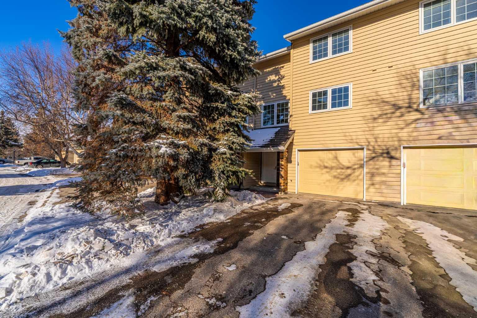 357 Point Mckay Gardens NW