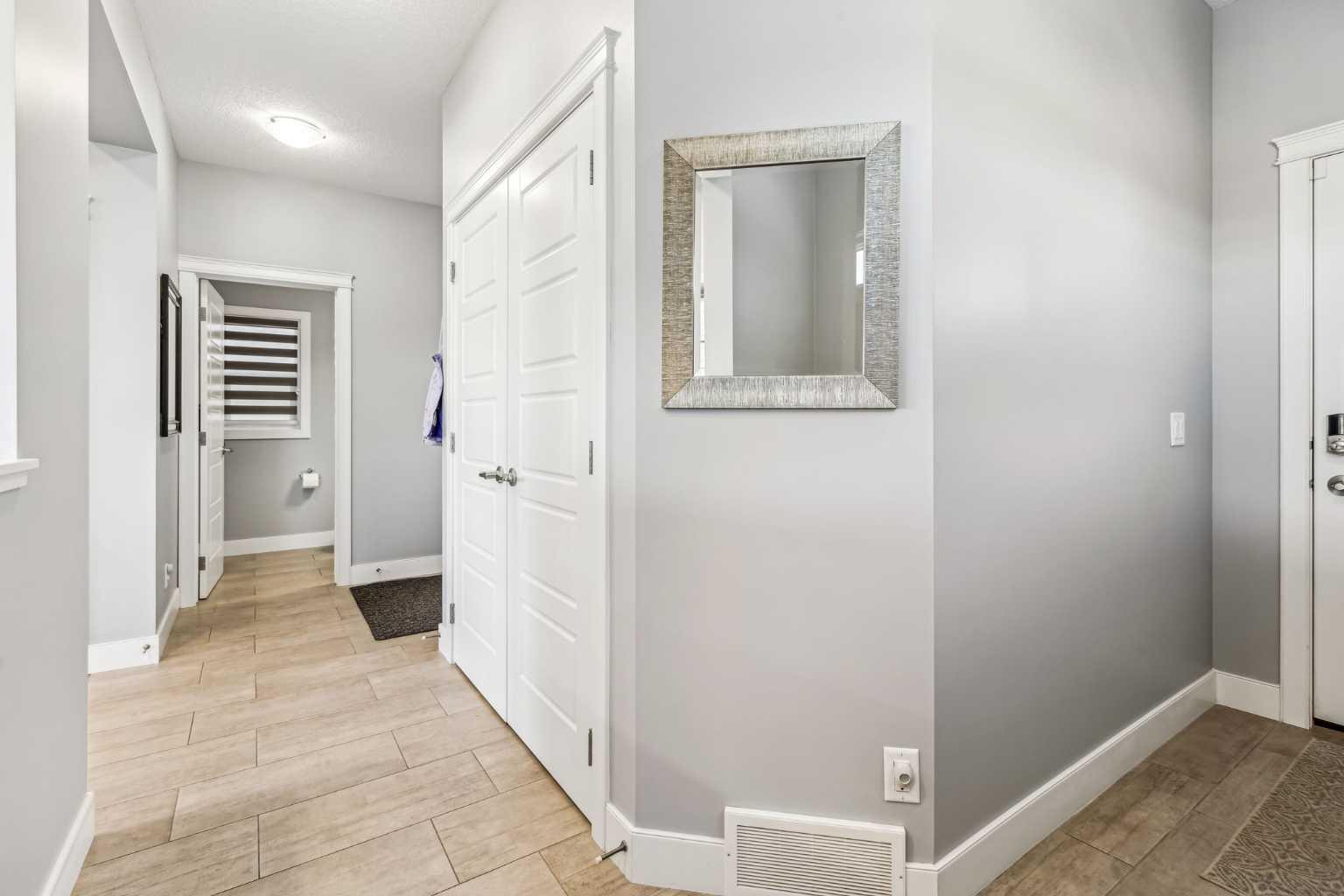 277 Carringvue Manor NW