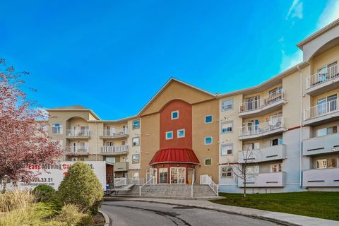 700 Willowbrook Road NW 2227 Airdrie AB T2B 2B7