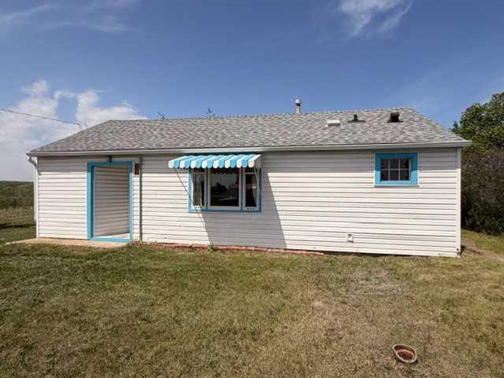 Photo of 4908 51 Street, Hardisty, AB T0B 1V0 (MLS # A2315005)