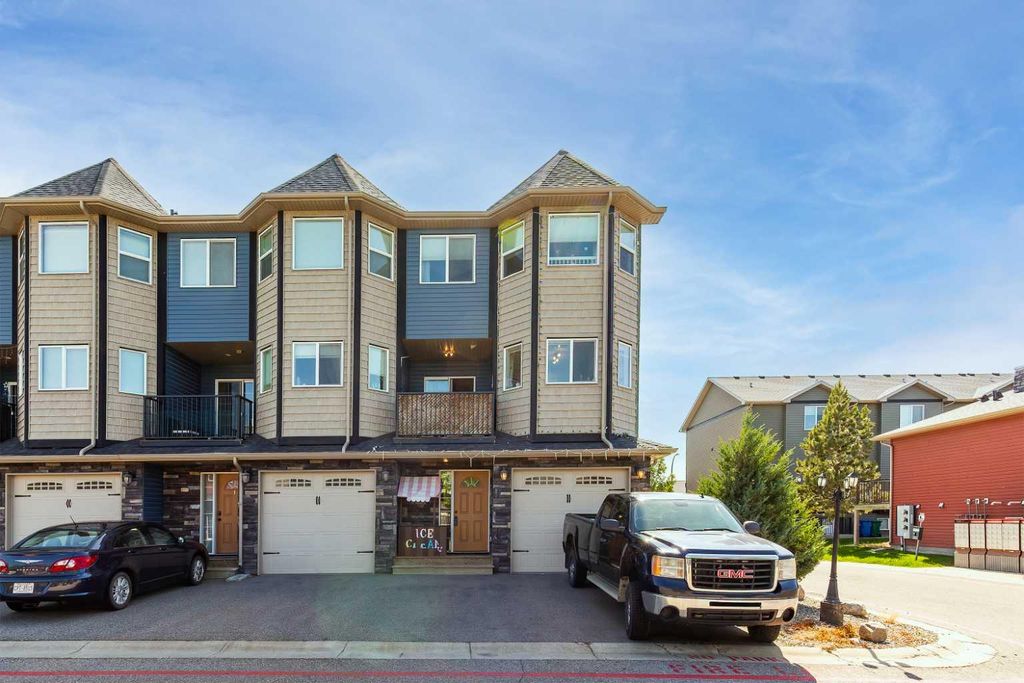 Photo of 879 Mt Sundance Manor W, Lethbridge, AB T1J 1X5 (MLS # A2324344)