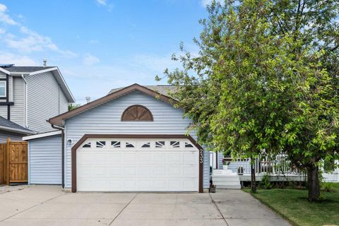 Photo of 233 Coverdale Road NE, Calgary, AB T3K 4J5 (MLS # A2319030)