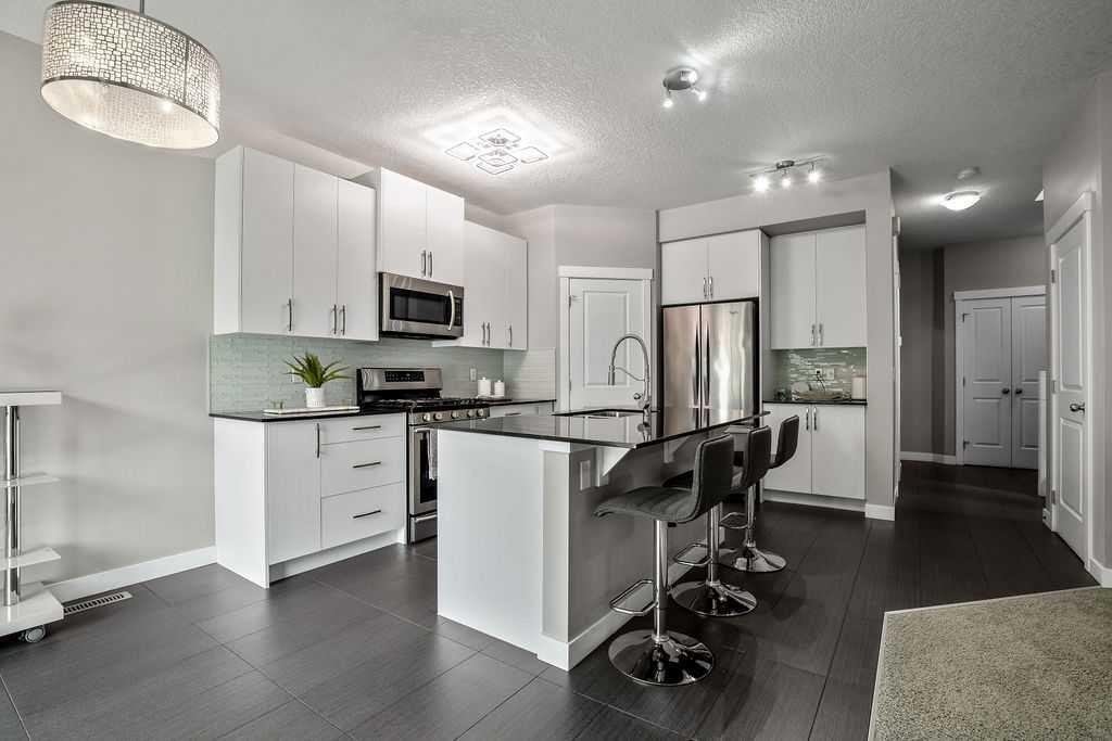 1208 Brightoncrest Green SE