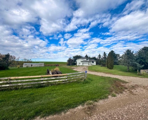 Photo of 142041 200 Range Road #26, Rural Newell, County of, AB T1R 1B9 (MLS # A2354216)