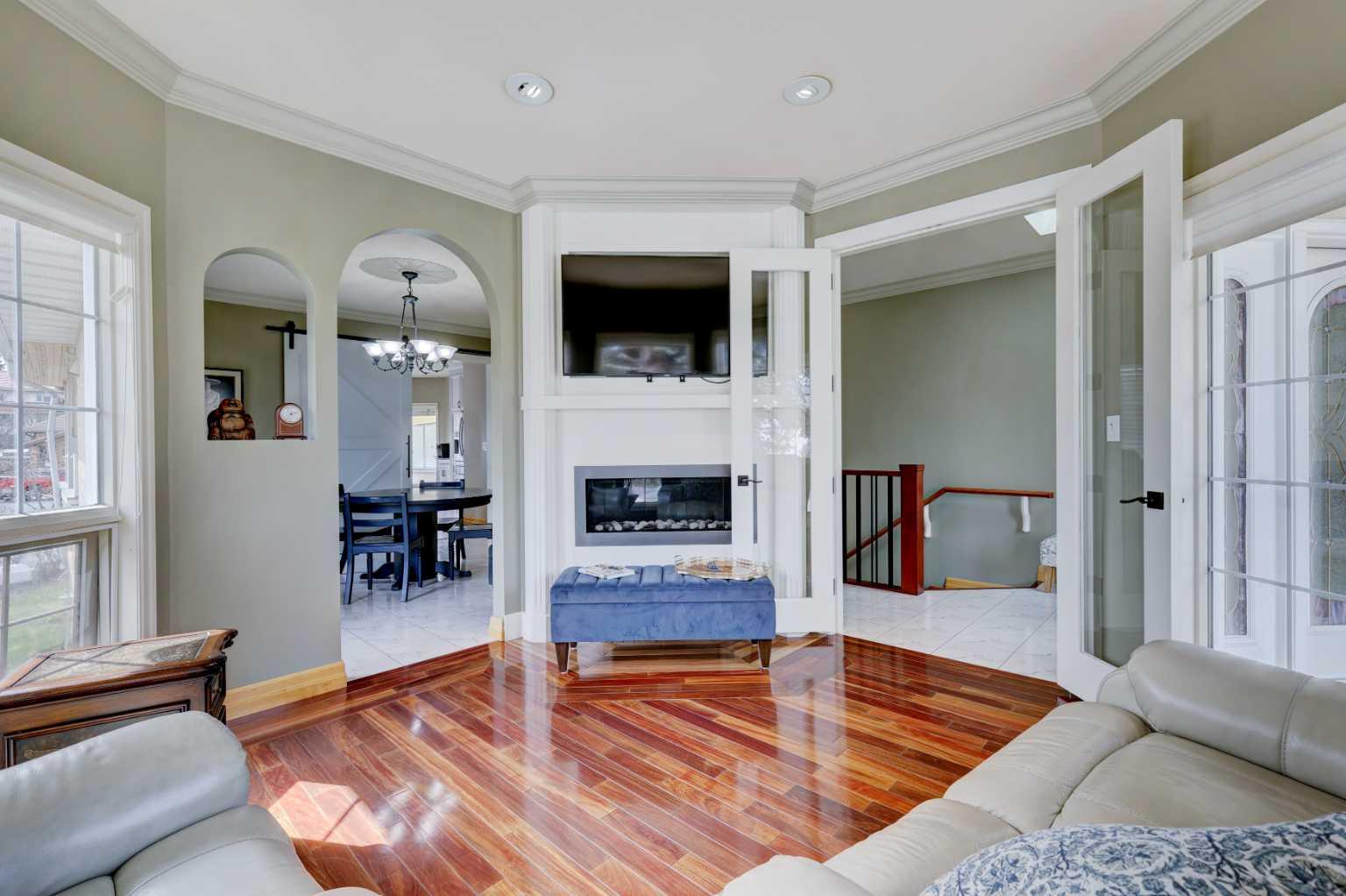 220 Santana Bay NW