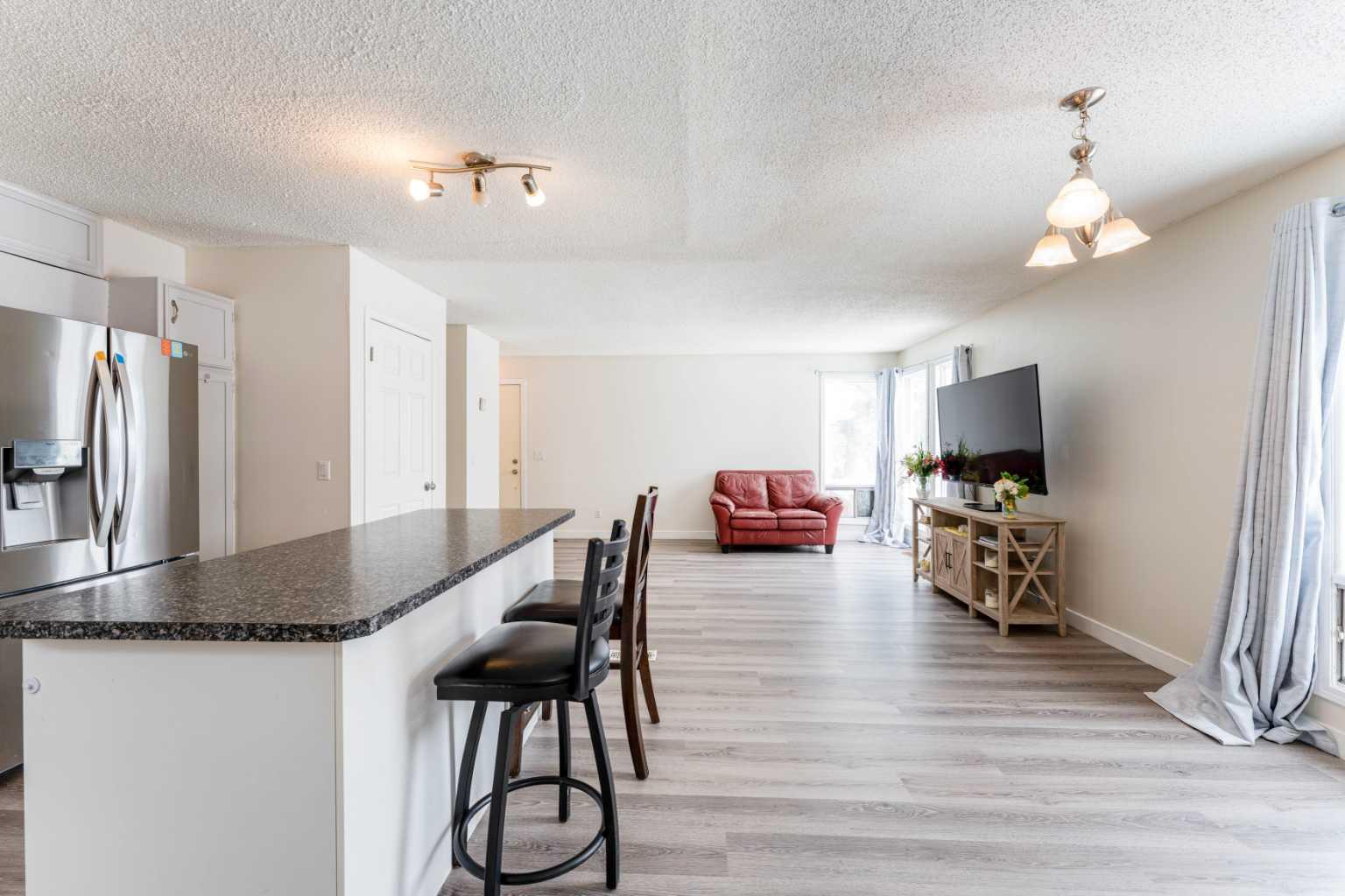 147 Templewood Drive NE