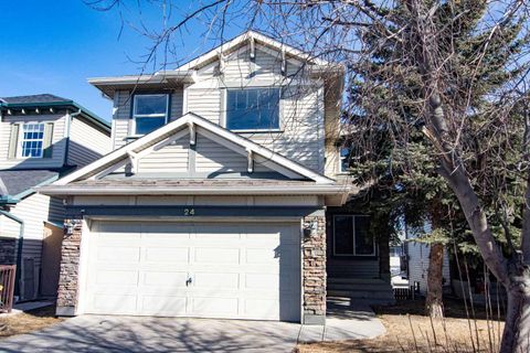24 Panamount Lane NW Calgary AB T3K 3R7