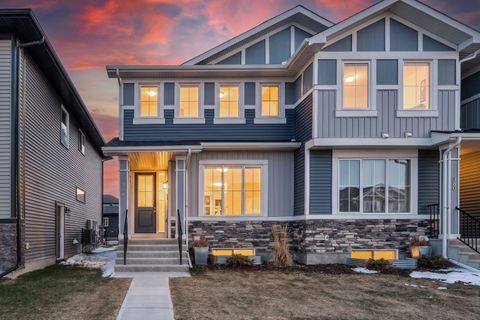 Photo of 376 Sora Boulevard SE, Calgary, AB T3S 0M4 (MLS # A2305753)