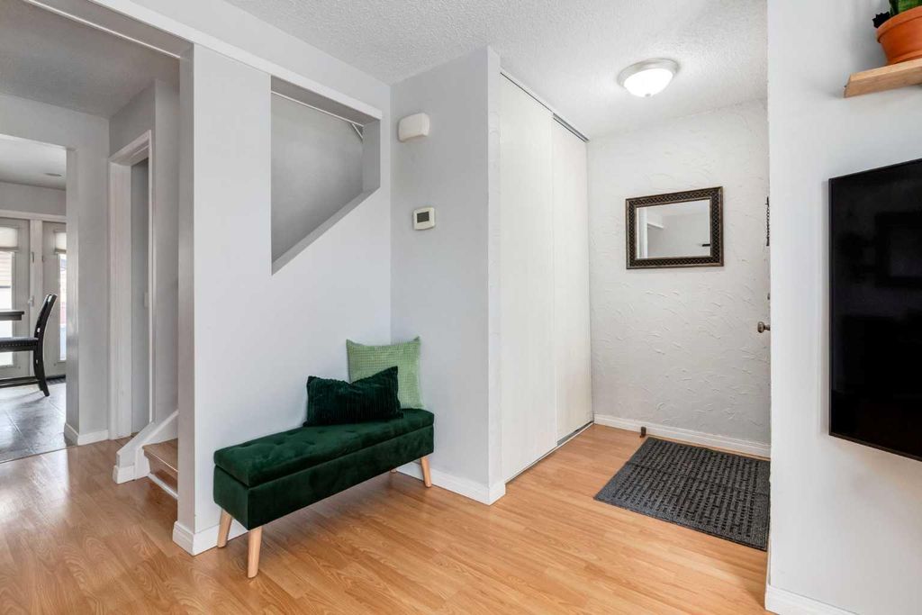 Photo of 955 Erin Woods Drive SE, Calgary, AB T2B 2W4 (MLS # A2292866)