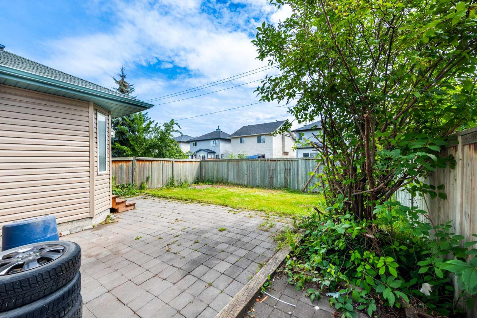 116 Chapalina Crescent SE