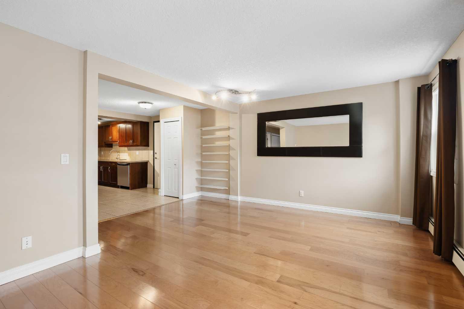 2010 35 Avenue SW 206