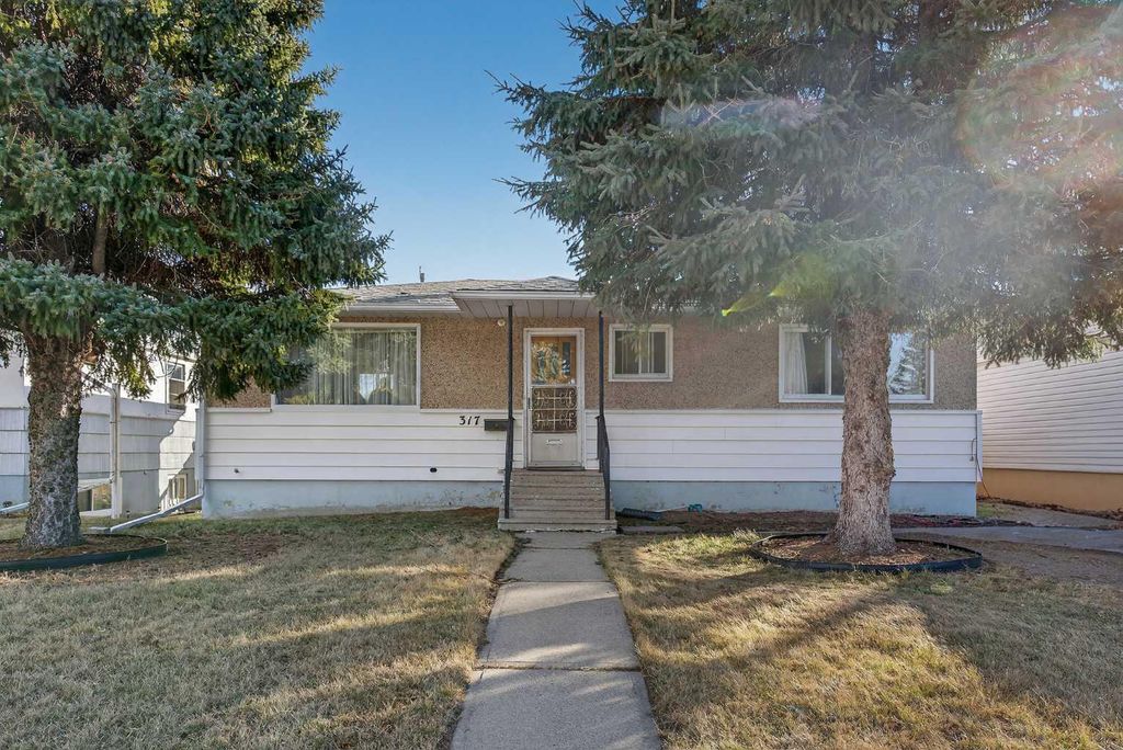 Photo of 317 26 Street S, Lethbridge, AB T1J 3P8 (MLS # A2287027)