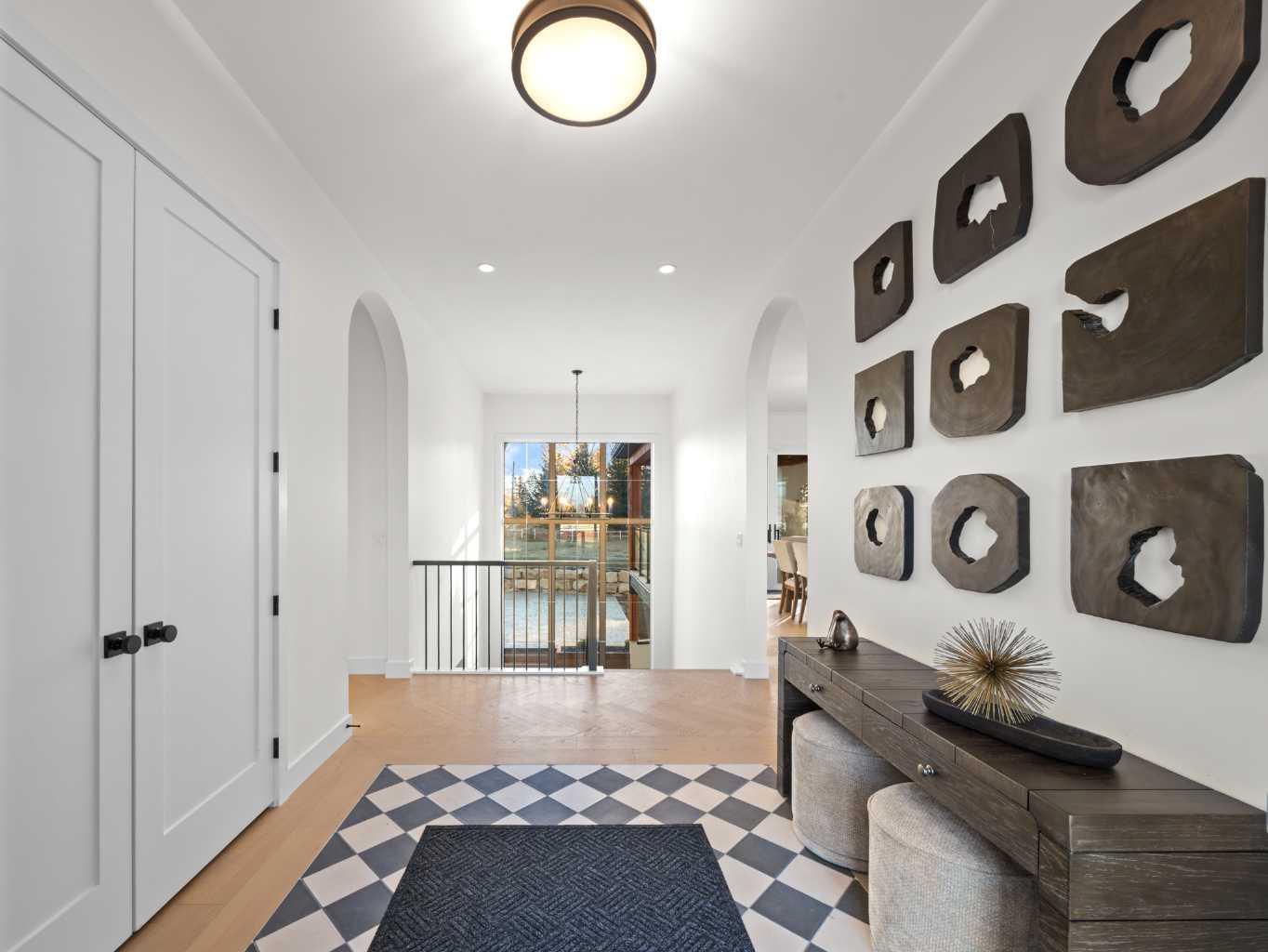 210028 Spruce Ridge Lane W