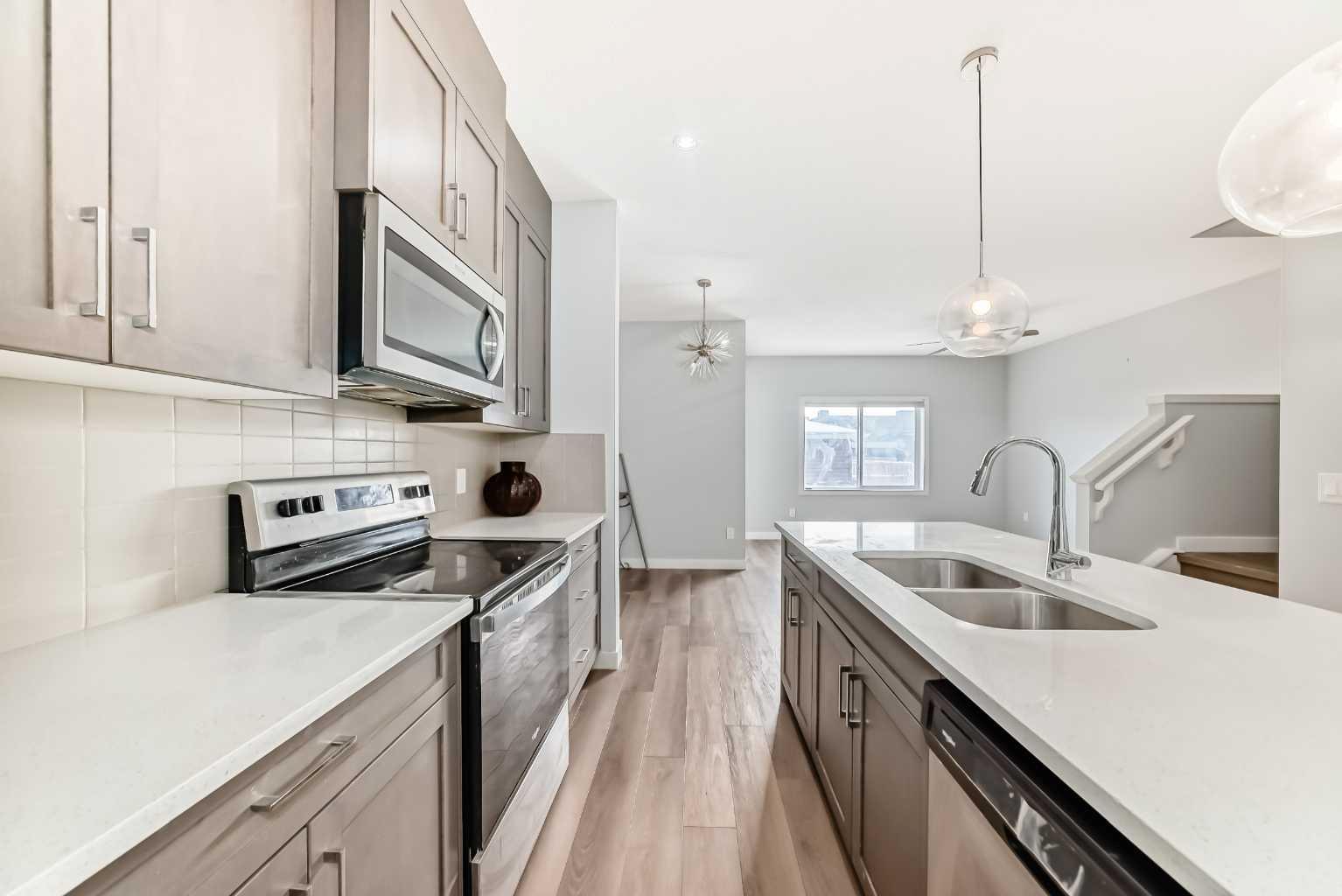 75 Savanna Boulevard NE