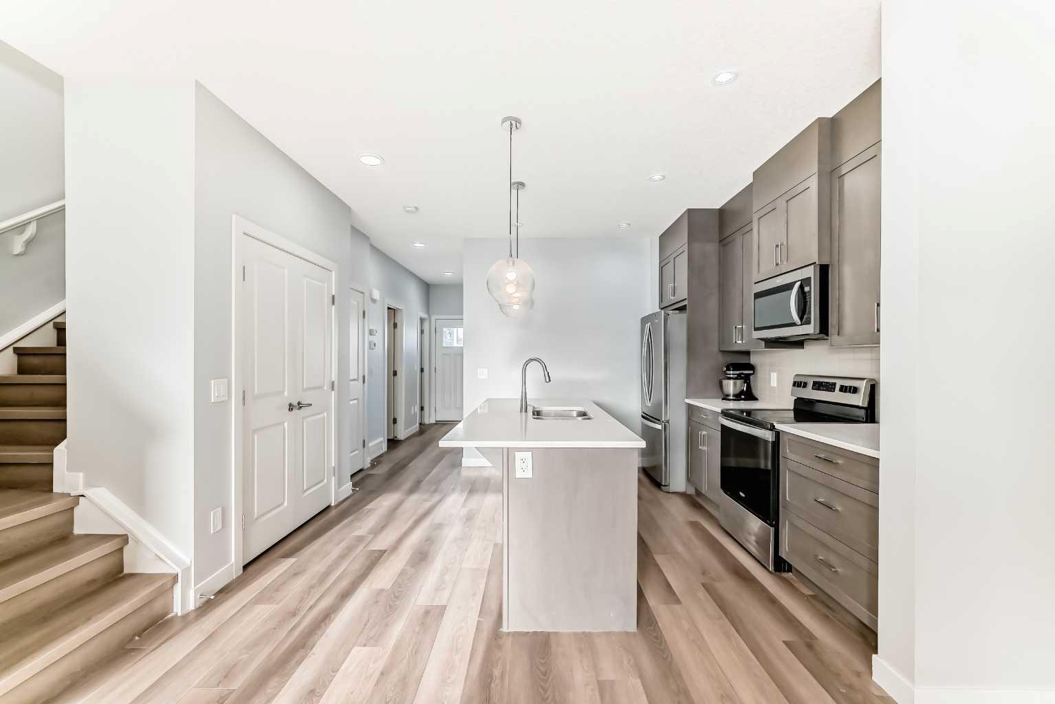 75 Savanna Boulevard NE