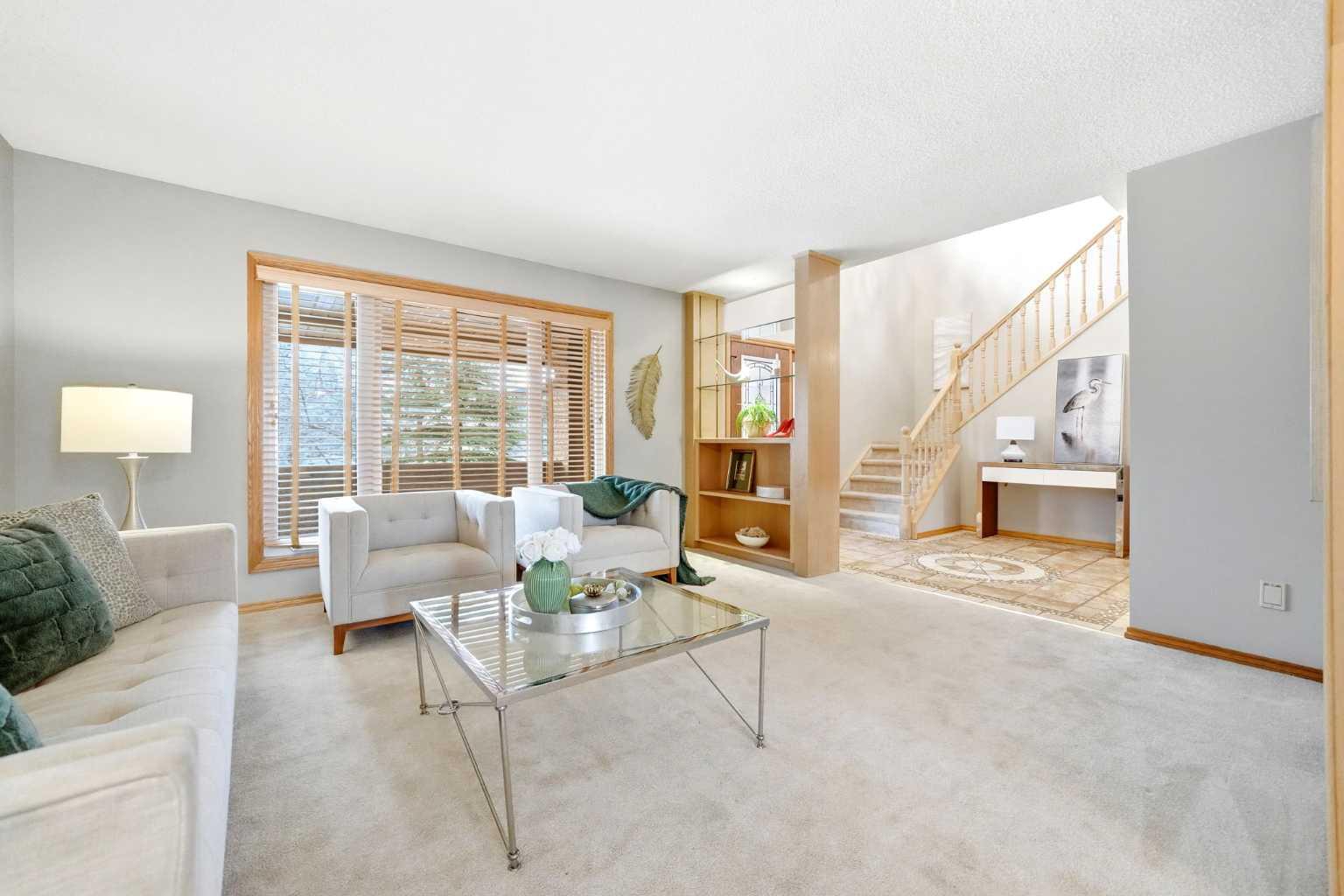 220 Mckenzie Lake Cove SE