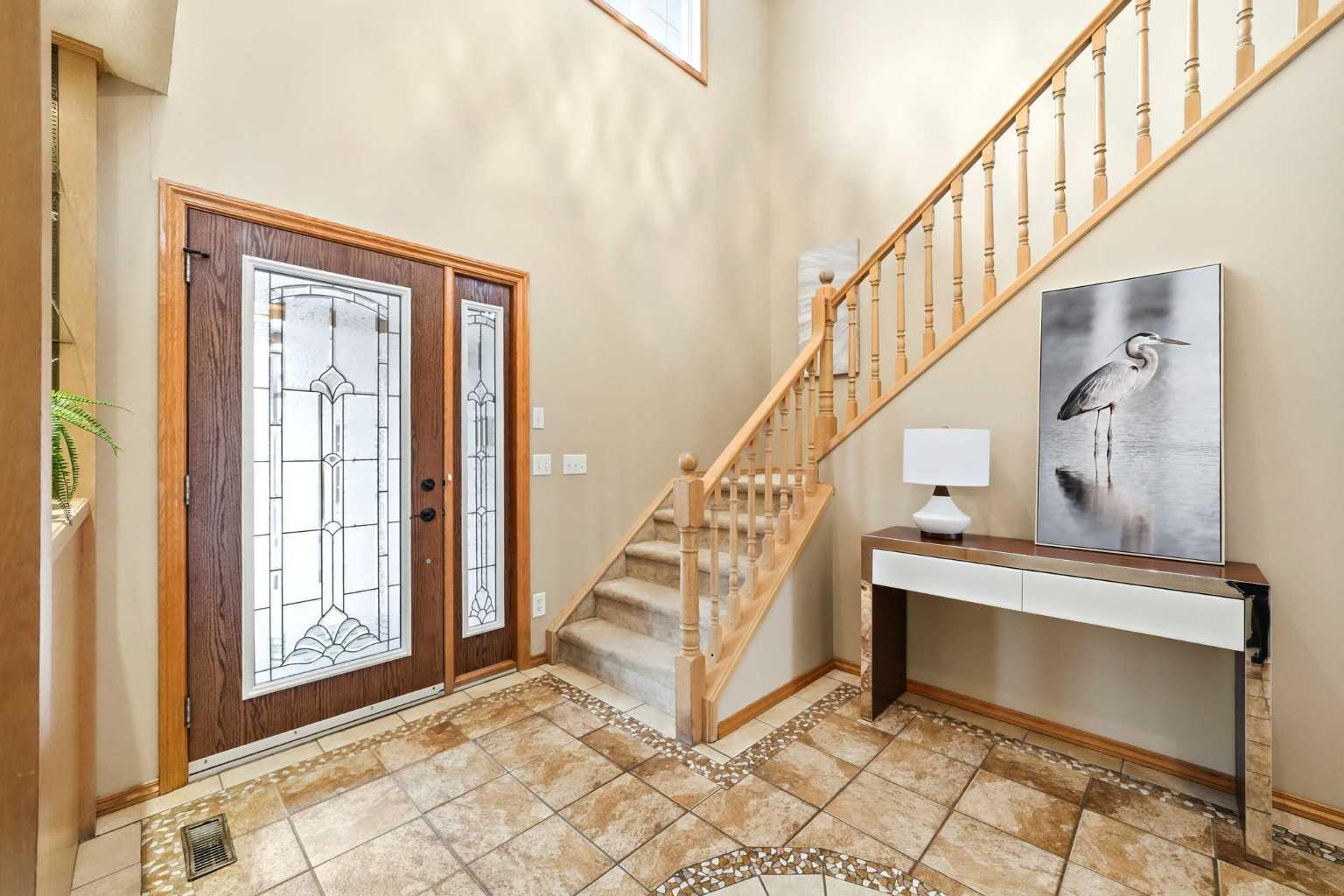 220 Mckenzie Lake Cove SE