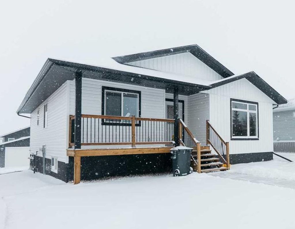 Photo of 4812 55 Avenue, Bentley, AB T0C 0E2 (MLS # A2292138)