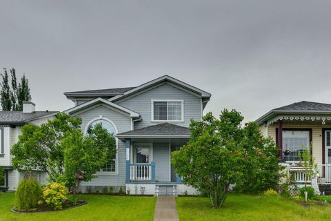 Photo of 1704 Woodside Boulevard NW, Airdrie, AB T4B 2K1 (MLS # A2348790)