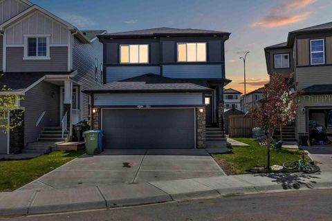 Photo of 184 Cornerbrook Common NE, Calgary, AB T3N 1L9 (MLS # A2293758)